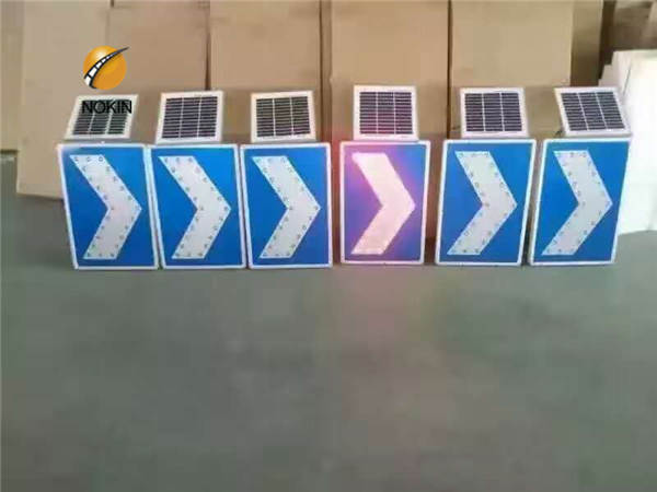 China Solar Powered LED Pedestrian Crossing Aluminum Road 